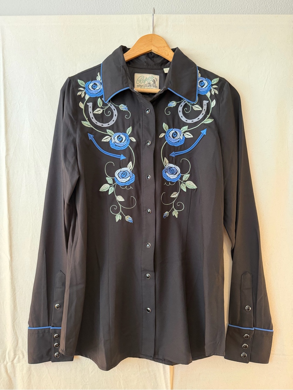 NWOT Roper Black Western Button-Down with Blue Rose Embroidery Women’s